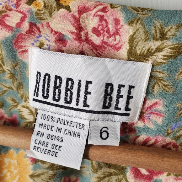 Robbie Bee | Vintage Sheer Floral Short Sleeve Button Maxi Dress - Picture 5 of 6